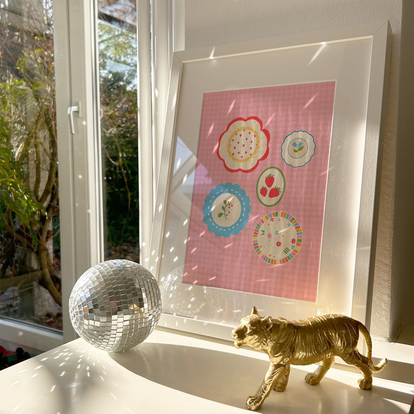 Spring Vibes Plates Print in Pink